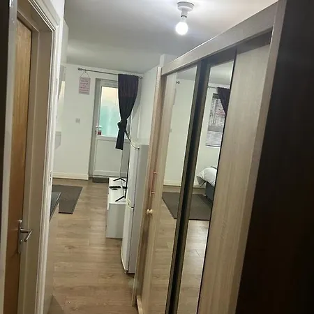 Hometel Cute Apartment *