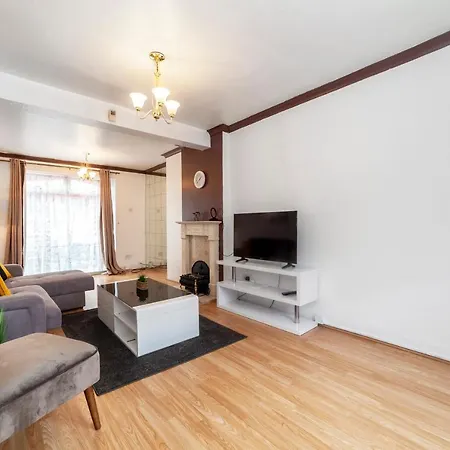 Stunning 3 Bed House With Private Garden, Woolwich * London
