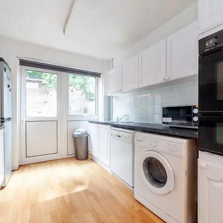 Holiday home Stunning 3 Bed House With Private Garden, Woolwich *