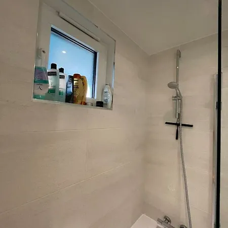 Bright 1bd Flat Wbalcony - Heart Of Brixton! * Londýn