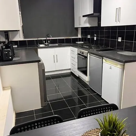 Stunning 2 Bedroom Duplex In The Heart Of Apartment