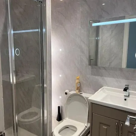 Stunning 2 Bedroom Duplex In The Heart Of