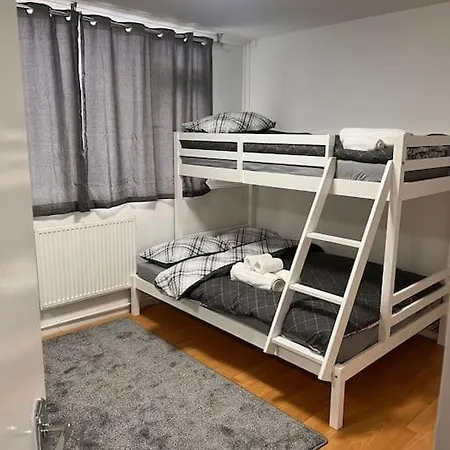 Stunning 2 Bedroom Duplex In The Heart Of * London