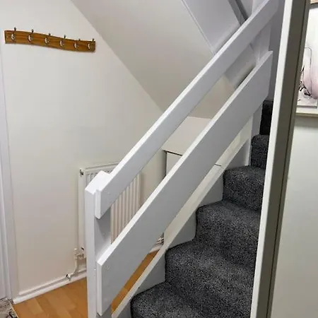 Stunning 2 Bedroom Duplex In The Heart Of *