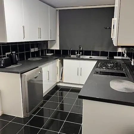 Stunning 2 Bedroom Duplex In The Heart Of Apartment London