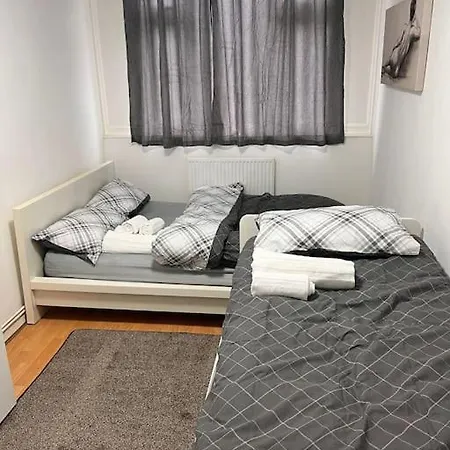 Stunning 2 Bedroom Duplex In The Heart Of Apartment