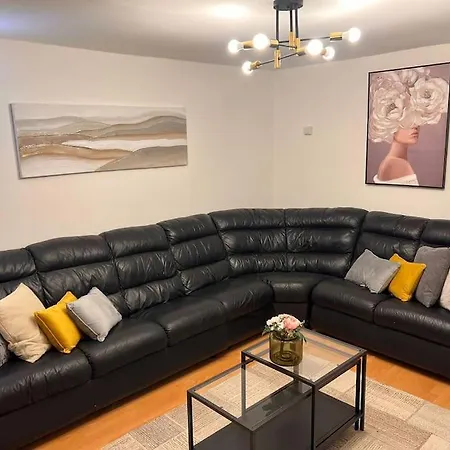 Stunning 2 Bedroom Duplex In The Heart Of Apartment London