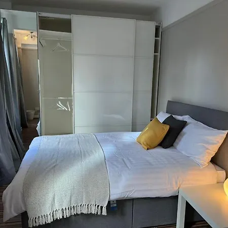 Flat In London's Primrose Hill