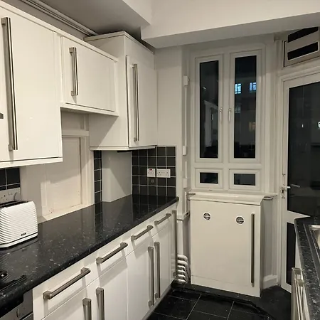 Flat In London's Primrose Hill Apartment