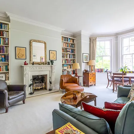 Apartman Beautiful And Spacious Kensington Flat *