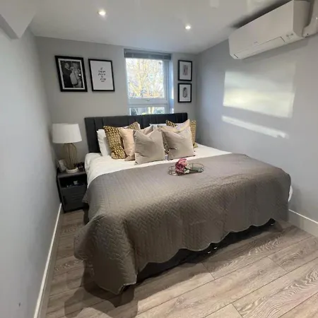 Aisiki Apartments: Pet-friendly With Air Con & Free Wifi Finchley