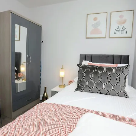 Aisiki Apartments: Pet-friendly With Air Con & Free Wifi Apartment
