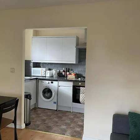 4min Walk Uni Of East 1br Apartmán