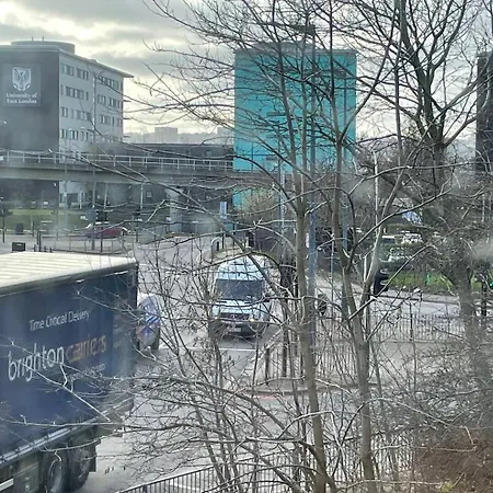 4min Walk Uni Of East 1br Londýn