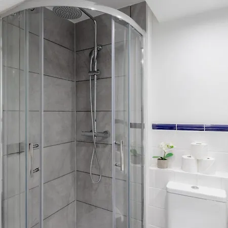 Apartment & Charmingly Curated 1bd Wifi Fulham