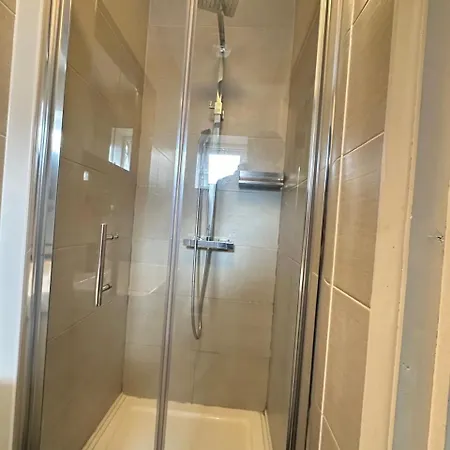 Large Studio With Extra Sofa Bed And Private Bath Plus Kitchen Canary Wharf 1 Appartement