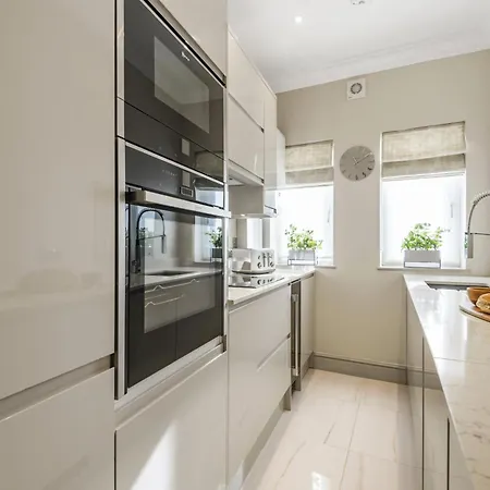 Apartment Luxury 1-bed In Sought After Prime Location London