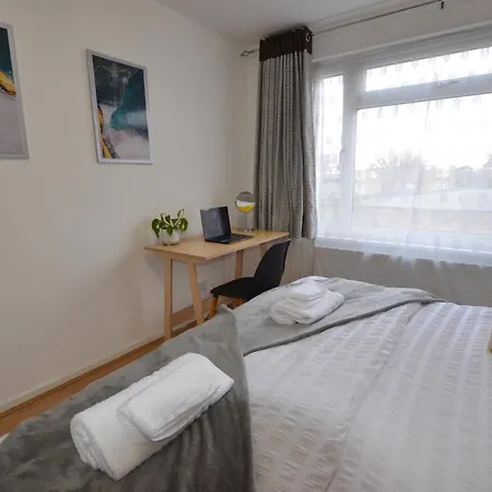 3 Bed House In - Great For Longer Apartamento Croydon