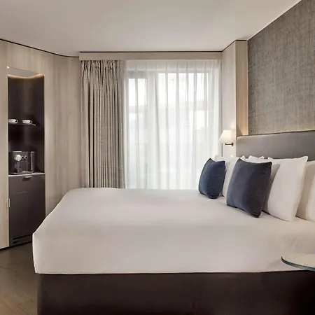 Hotel The Westminster London, Curio Collection By Hilton