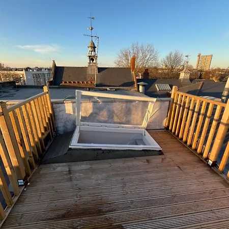 Modern Two Bed Flat In Notting Hill