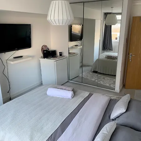 Homestay New- Prime Location-spacious Cozy Next To Hyde Park London