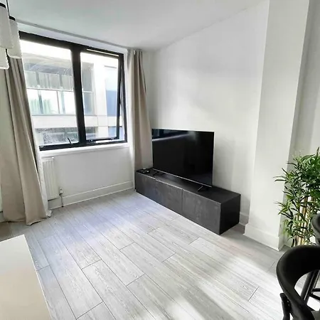 6 Bedroom In A 3 Building Complex, Great For Large Group Bookings, Location Appartamento Londra
