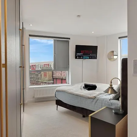 Modern And Spacious Penthouse In Putney With Free Parking Apartmán