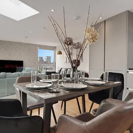 Modern And Spacious Penthouse In Putney With Free Parking Apartmán