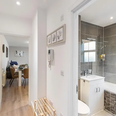 Cosy Retreat In The Heart Of Golders * Londra