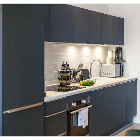 Cosmopolitan Living: Upscale 1br Gem In * Beckenham