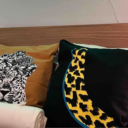 Flat Next To Central Line Underground Station Apartmán