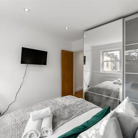 Travelers' Pad -splendid Location! דירה לונדון