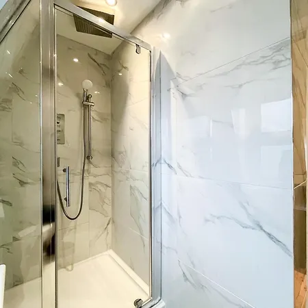 Large And Very Stylish P1 Apartmán