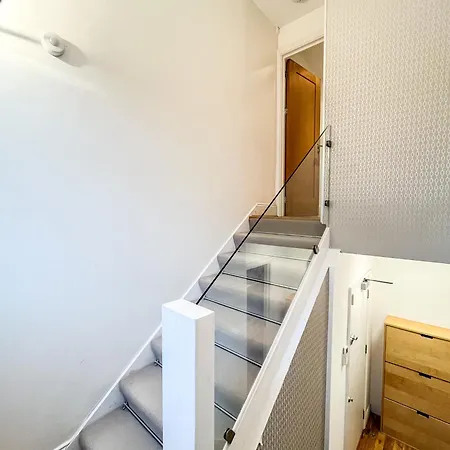 Large And Very Stylish P1 Apartmán *
