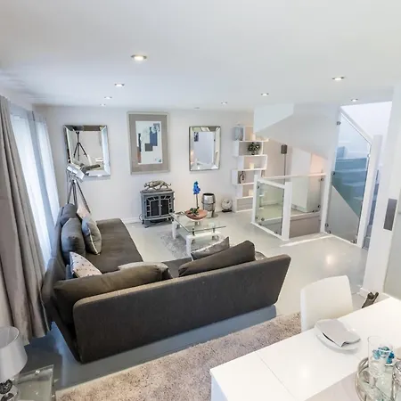 Holiday home Comfortable 4 Bed Mews Town House Near Hyde Park *