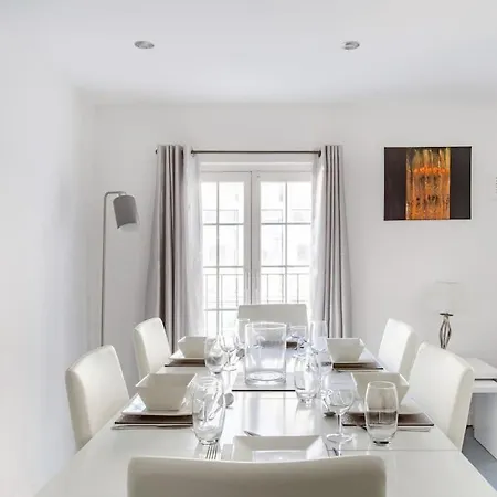 Comfortable 4 Bed Mews Town House Near Hyde Park *