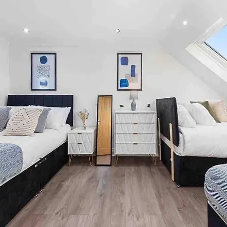 Sleeps 10, Cinema Tv , 2 Baths, 10 Mins To Stratford *