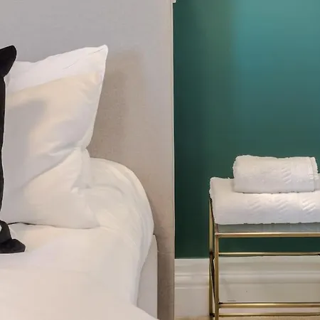 The Clissold, Two Bedroom N5 Londres