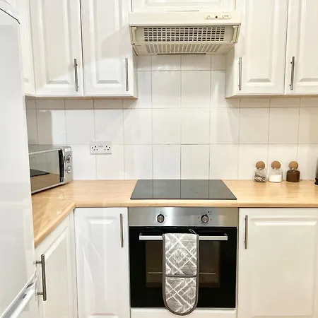 Cosy 1 Bed, Wembley * לונדון