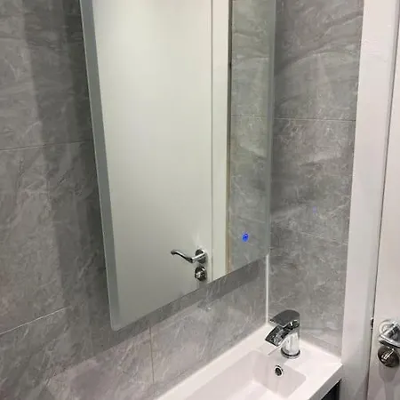 Apartment Stunning 2 Bedroom Duplex In The Heart Of *