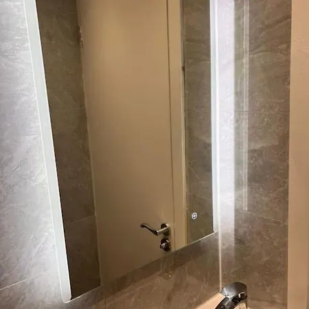 Apartment Stunning 2 Bedroom Duplex In The Heart Of *
