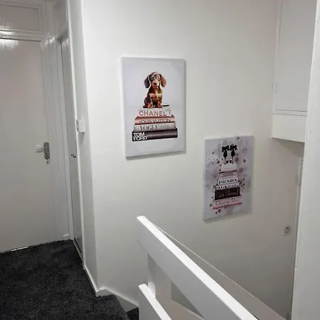 Apartment Stunning 2 Bedroom Duplex In The Heart Of *