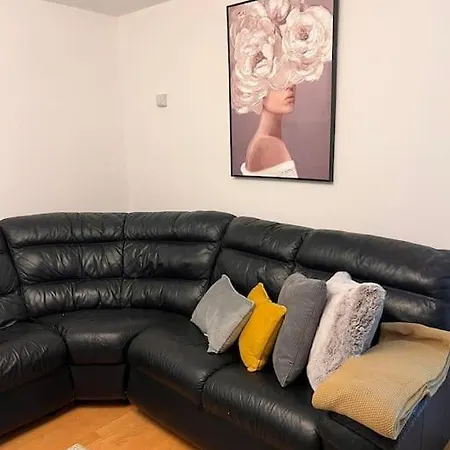 Stunning 2 Bedroom Duplex In The Heart Of Apartment London