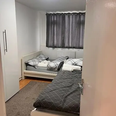 Stunning 2 Bedroom Duplex In The Heart Of Apartment