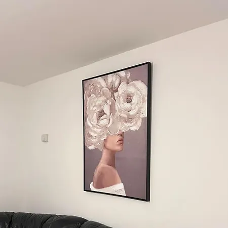 Stunning 2 Bedroom Duplex In The Heart Of Apartment