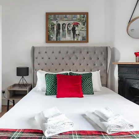 Gorgeous One Bed Aircon In The Heart Of Appartamento