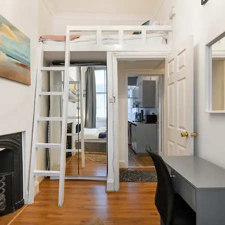 Deluxe Airconditioned Two Bed In Covent Garden Apartment London