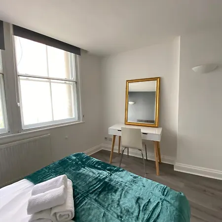 Stylish Escape Apartment London