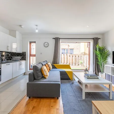 Waterloo With Large Private Terrace - View Of The Eye - 1 Bedroom 1 Bath 公寓