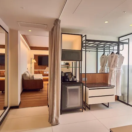 The Level At Melia White House Hotel
